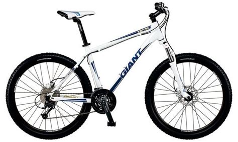 Giant Revel 0 2012gear Cycle With Disc Brakes26 Mtb Cycles Below Rs