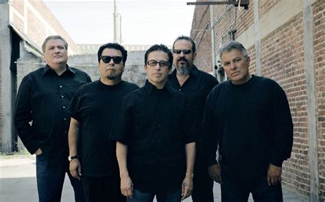 Los Lobos Disconnected In New York City Album Review The Fire Note