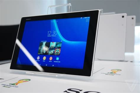 Sony Xperia Z2 Tablet Hands On Photos The Verge