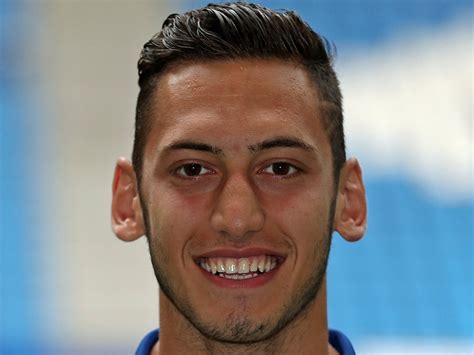 Calhanoglu bi u utorak trebao obaviti liječnički pregled, a u nekoliko sljedećih dana slijedi calhanoglu je karijeru počeo u karlsruheru, a potom je igrao za hsv i bayer leverkusen, da bi u. WM-Quali. Europa » News » HSV-Talent Calhanoglu endgültig ...