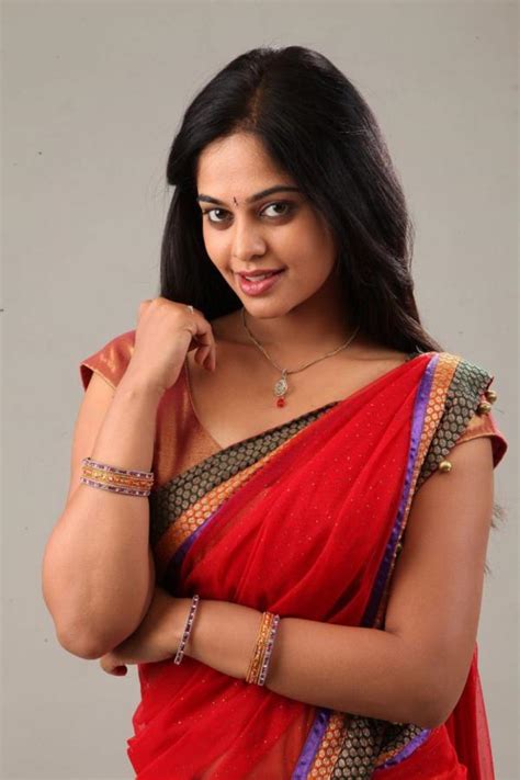 bindu madhavi hot and sexy in saree veethi