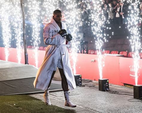 Boxing news, latest insider information, results, free video, schedule and huge forum. Joshua: I'll knock Wilder the spark out ⋆ Boxing News 24