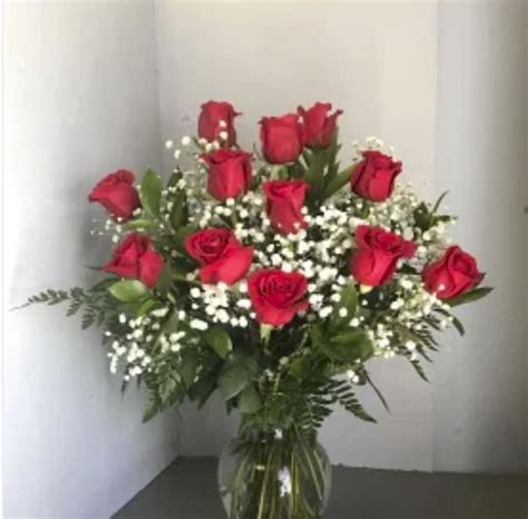 Dozen Long Stemmed Roses With Babys Breath By Bloomnation In Cape May
