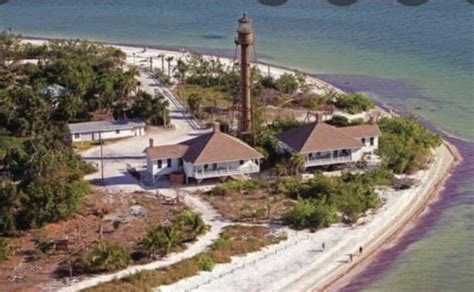 Photo Sanibel Lighthouse Before And After Hurricane Ian Hit Shows