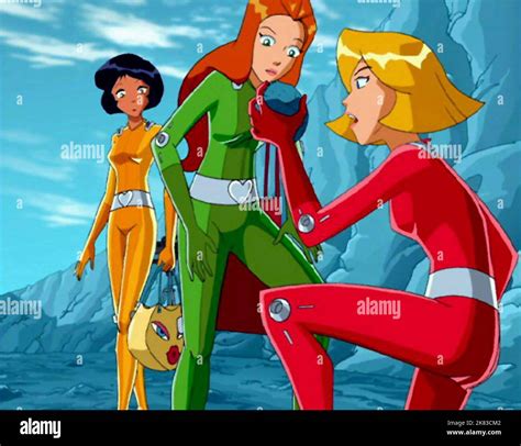 Alex Sam And Clover Film Totally Spies 2001 03 November 2001 Warning This Photograph Is
