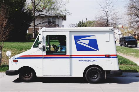 Usps Hires Workers A Week Heres How You Can Become A Seasonal