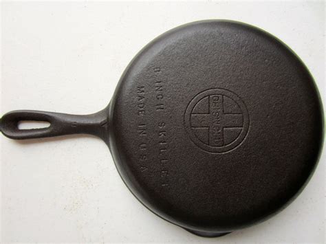 Griswold No 5 Cast Iron 8 Inch Skillet Pan Made In Usa Etsy