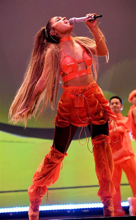 Ariana grande ретвитнул(а) billboard charts. Ariana Grande chantera aux Grammys 2020 malgré le scandale ...