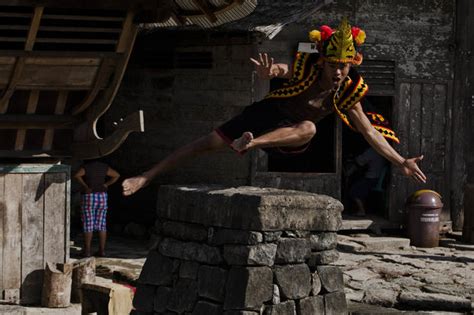Stone Jumping In Indonesia Photo 3 Cbs News