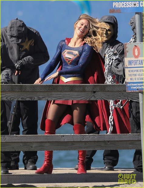 Melissa Benoist Gets Caught In Chains While Filming Supergirl Scenes