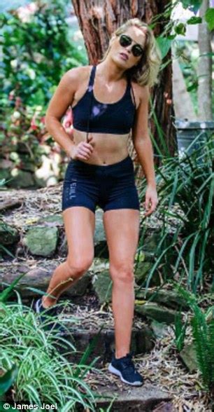 The Bachelor S Keira Maguire Strips Down To Skimpy Activewear For