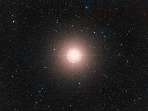 Dying Star Betelgeuse Keeps Its Cool And Astronomers Are Puzzled