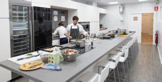 La escuela internacional de cocina es una entidad privada y sin ánimo de lucro dedicada a la formación de los mejores profesionales de la gastronomía. Escuelas de cocina | Turismo Madrid