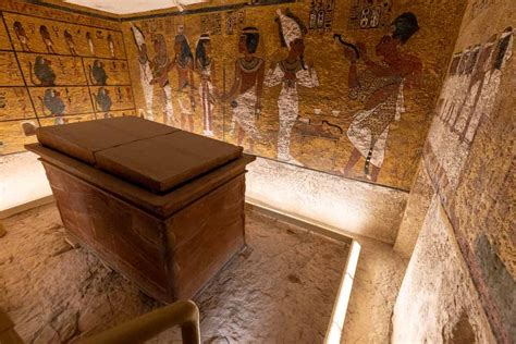 Tutankhamuns Tomb The Real Tomb The Replica And The Secret