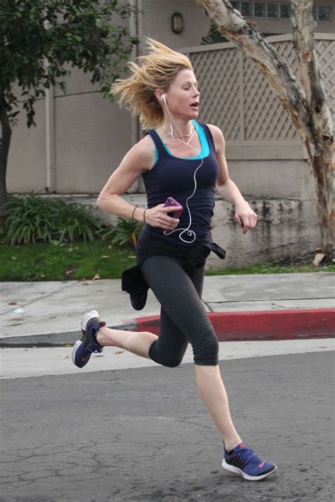 Julie Bowen In Tights Jogging In Sherman Oaks 16 Gotceleb