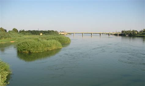 نهر يمر من سوريا