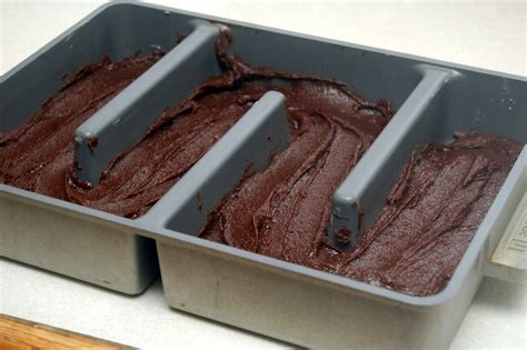 What can i make in a brownie pan? COOLEST BROWNIE PAN! - Hugs and Cookies XOXO