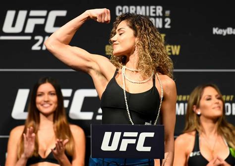 UFC S Pearl Gonzalez Cleared To Fight Despite Breast Implants Houston
