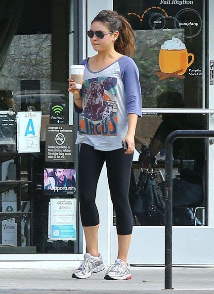 Mila Kunis Leggings Mila Kunis Alexandra Daddario Old Actress Celebs Celebrities Spring