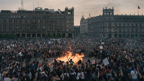 Las Mujeres De México Toman Las Calles Para Protestar Contra La