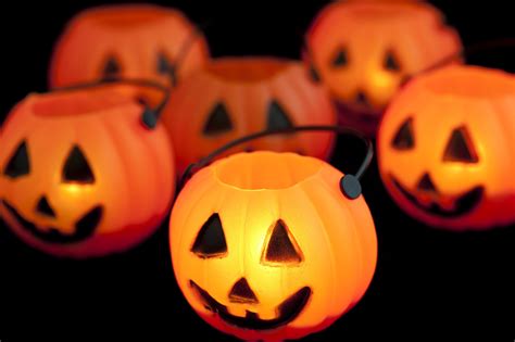 Image Of Glowing Halloween Pumpkin Lantern Creepyhalloweenimages