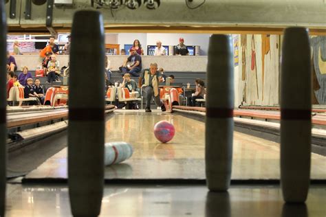 Candlepin Bowling Lovers Aim For A Comeback The Boston Globe