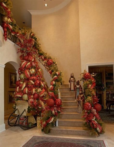 We're ready to deck the halls. 30 Stunning Ways to Decorate Your Living Room For ...