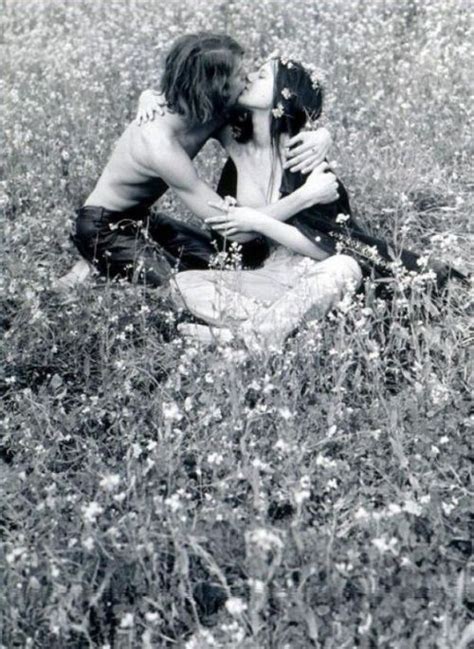 Summer Of Love In San Francisco Hippie Life Hippie Couple Woodstock