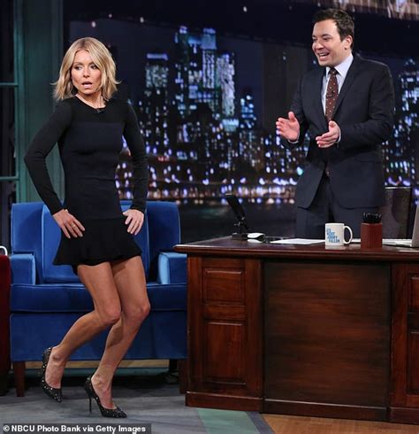 Kelly Ripa Posts A Ballet Selfie To Get Viewers To Join Her For A