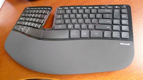 Hands On Microsoft Sculpt Ergonomic Desktop Techgoondu