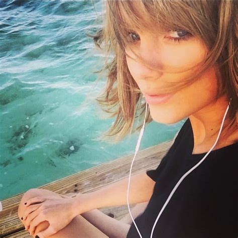 Taylor Swift Took A Selfie While Hanging Out Near The Water