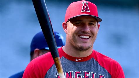 Watch Mike Trout Hit A Gosh Darn Golf Ball To Pluto Because Why Not