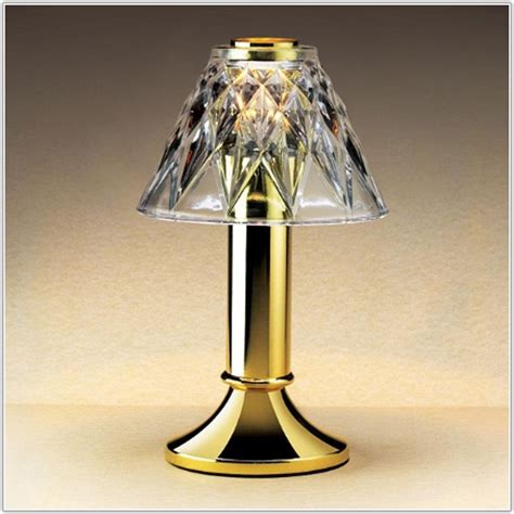Clear Glass Table Lamp Shade Lamps Home Decorating Ideas 9y8dnznk5v