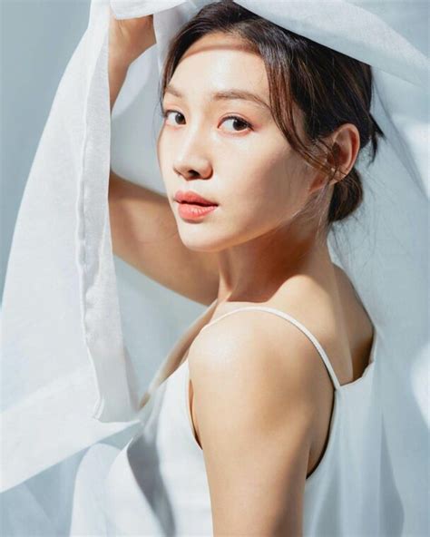 Choi Hee Seo Bio Profile Facts Age Husband Ideal Type