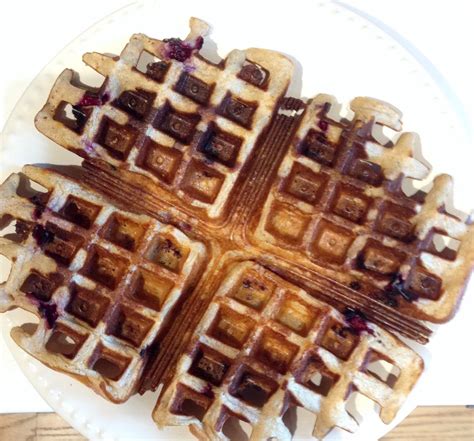 How to meal prep waffles: The Gourmet Scientist: Kodiak Blackberry Cobbler Waffles