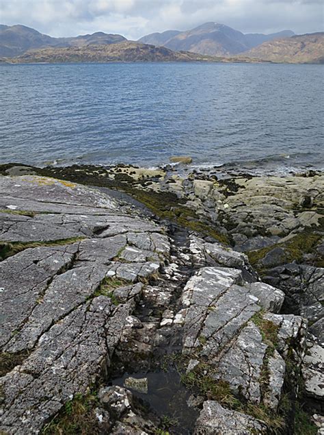 Small Dyke By Loch Linnhe © Anne Burgess Cc By Sa20 Geograph