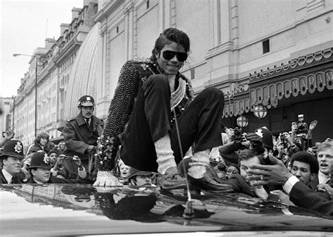 Michael Jackson With Midgets