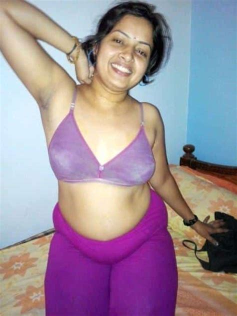 Hot And Sexy Desi Bhabhi Naked Pics FSI Blog