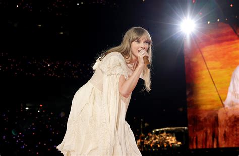 Taylor Swift Fans Claim Post Concert Amnesia Due To Bizarre