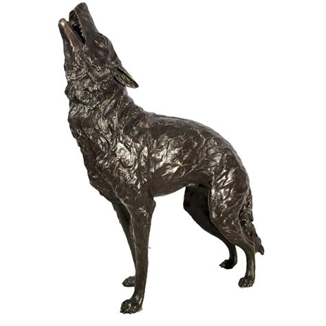 7 Best Life Size Wolf Statue To Buy For Your Garden In 2023