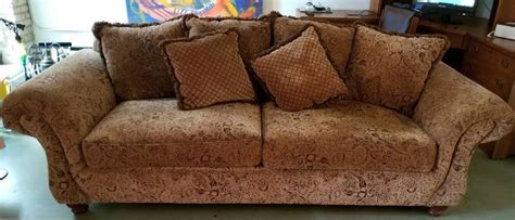Knasslauer Paisley Pillow Back Sofa Couch Chic Downtown Minneapolis