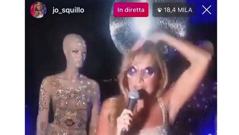 Un post condiviso da jo squillo official page (@jo_squillo) in data: Sabato sera tutti a ballare con Jo Squillo: le sue dirette ...