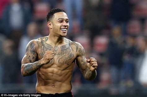 Memphis depay has an obsession with tattoos. Former Manchester United winger Depay explains tattoos ...