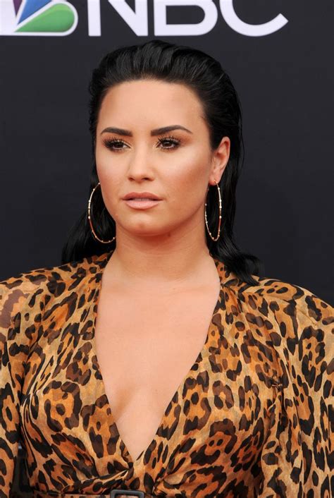 Billboard Music Awards The Best Skin Hair And Makeup Looks On The Red Carpet Billboard