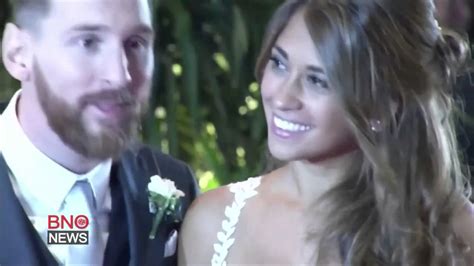 Raw Lionel Messi Shares Kiss With Wife Antonela Roccuzzo After Home Town Wedding In Argentina