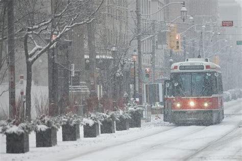 Toronto Snow Plan Como A Cidade Consegue Limpar A Neve Gaby No Canadá