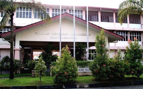 Pada awal 2000 , jumlah murid kesemuanya ialah 500 dan dididik oleh sebaris guru yang berjumlah sebanyak 30 orang. 6 differences between Chinese and Kebangsaan schools, told ...