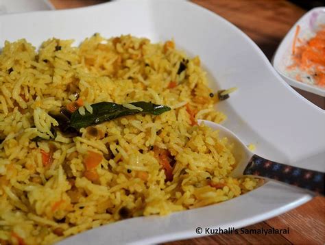 Kuzhalis Samaiyalarai Tomato Rice South Indian Tomato Ricethakkali