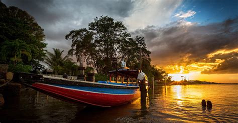 Suriname ist ein staat in südamerika. PZ5JW - Suriname | DX-World