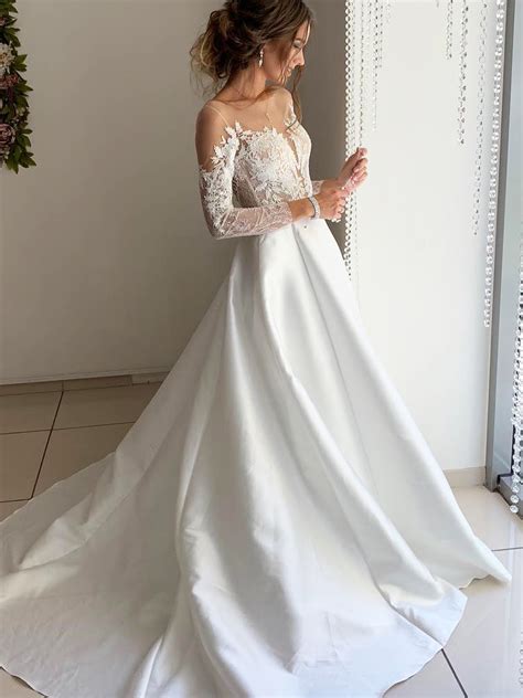 Elegant A Line Scoop Neck Long Sleeve White Satin Lace Wedding Dresses